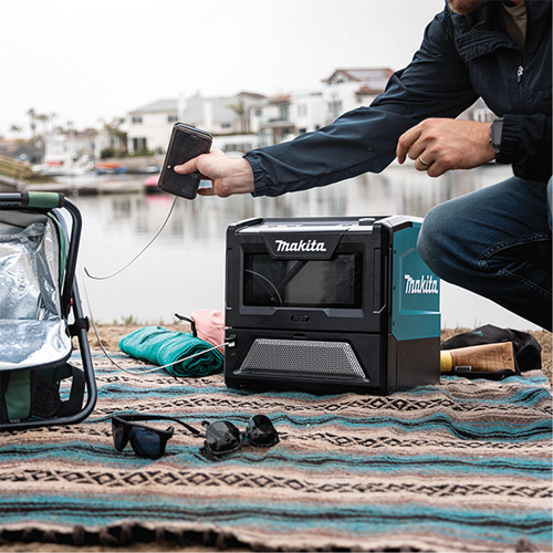 Four &agrave; micro-ondes sans fil 40 V Max XGT (outil seulement), 350 W/500 W, Noir/bleu M & M Nord Ouest Inc