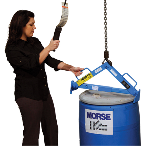 Leveur de baril, 30 - 85 gal. US (25 - 70 gal. imp.), Cap. 1000 lb/454 kg M & M Nord Ouest Inc