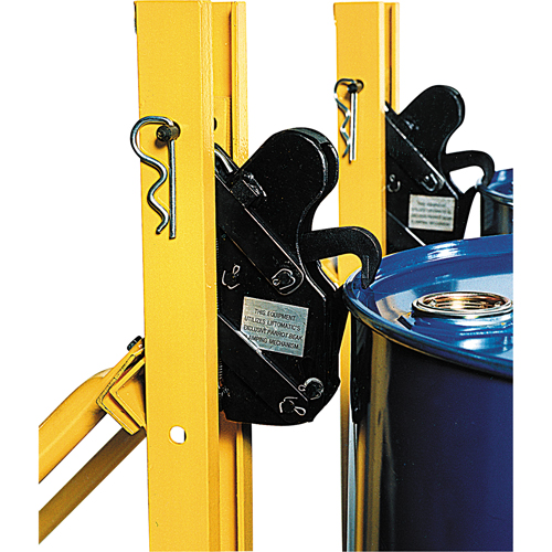 Manipulateur de baril, Pour 30 gal US (25 gal. imp.)/50 gal. US (41,6 gal. imp.)/80 gal. US (66,6 gal. imp.) M & M Nord Ouest Inc