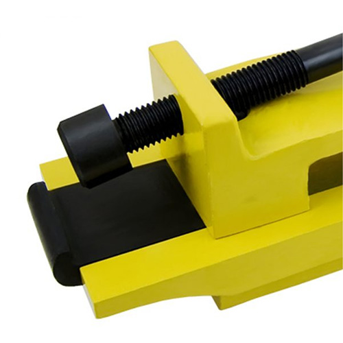 D&eacute;monte-talons hydraulique OTR Earthmover s&eacute;rie Pro M & M Nord Ouest Inc
