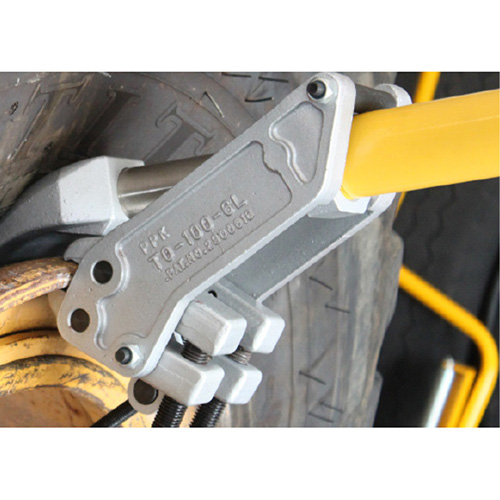 D&eacute;monte-talons hydraulique OTR pour pneu g&eacute;ant s&eacute;rie Pro M & M Nord Ouest Inc