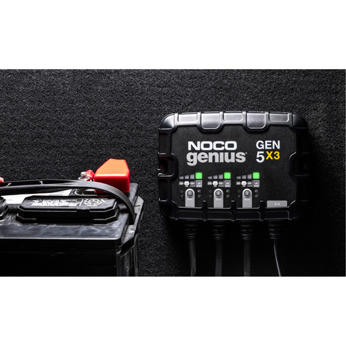 Chargeur de batterie embarqu&eacute; &agrave; 3 sorties de 15 amp&egrave;res Gen5X3 Genius M & M Nord Ouest Inc