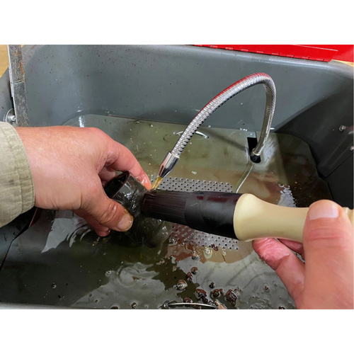 Brosse Atlasta pour pi&egrave;ces M & M Nord Ouest Inc