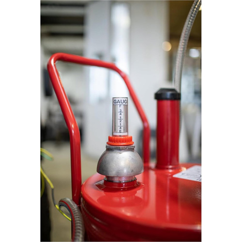 Chariot &agrave; carburant en acier de 25 gallons avec pompe rotative bidirectionnelle et filtre M & M Nord Ouest Inc