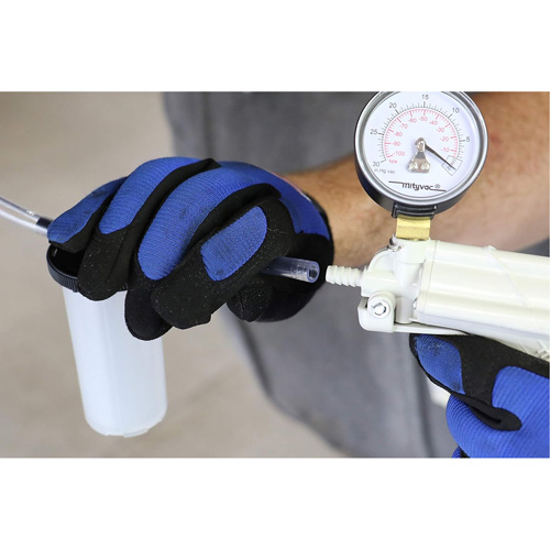 Trousse dentretien automobile et de purge de freins M & M Nord Ouest Inc