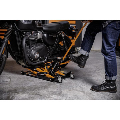 Cric pour VTT et motos, 0,75 tonnes Capacit&eacute;, 4-2/3" Abaiss&eacute;e, 14-1/2" &eacute;lev&eacute;e, Hydraulique &agrave; main M & M Nord Ouest Inc