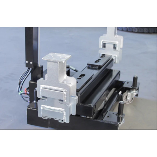 Cric de levage dextr&eacute;mit&eacute; par pare-chocs, Capacit&eacute; de 12 tonne(s), 8" - 15-3/4" h M & M Nord Ouest Inc