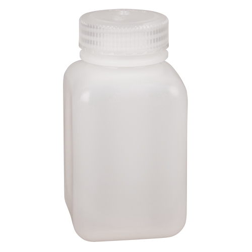 Bouteilles peu encombrantes &agrave; prise facile, Carr&eacute;e, 8 oz, Plastique M & M Nord Ouest Inc