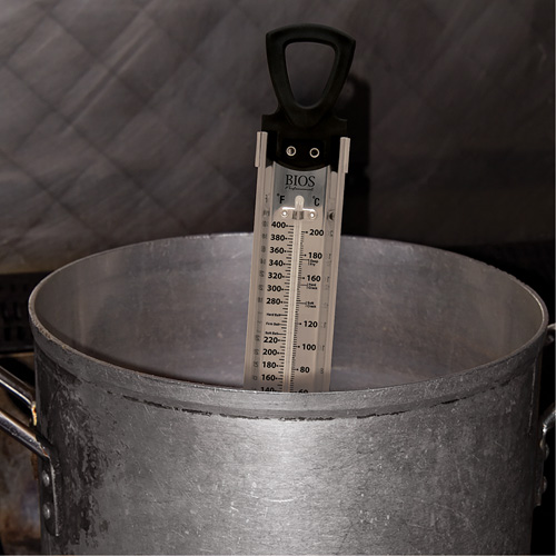 Thermom&egrave;tre &agrave; friture/ bonbons haut de gamme, Contact, Num&eacute;rique, 60-400°F (20-200°C) M & M Nord Ouest Inc
