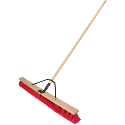 Balai-brosse &agrave; manche renforc&eacute;, 36", Moyen, Soies PVC M & M Nord Ouest Inc