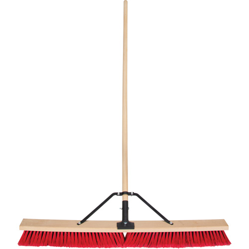Balai-brosse &agrave; manche renforc&eacute;, 36", Moyen, Soies PVC M & M Nord Ouest Inc
