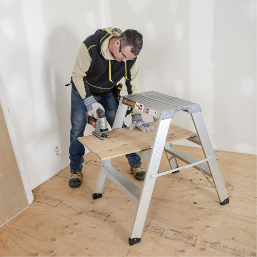 Poste de travail chevalet de sciage portatif, Cadre Aluminium, 12-1/4" p x 36" h M & M Nord Ouest Inc