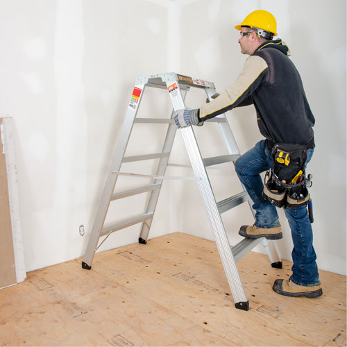 Poste de travail chevalet de sciage portatif, Cadre Aluminium, 12-1/4" p x 56" h M & M Nord Ouest Inc