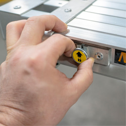 Planche de travail t&eacute;lescopique, 108" la x 12" pr, Capacit&eacute; de 250 lb, D&eacute;mont&eacute; M & M Nord Ouest Inc