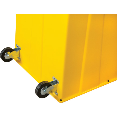 Escabeau industriel, 4 marches, 44" x 22-1/4" x Hauteur 65-1/8" M & M Nord Ouest Inc