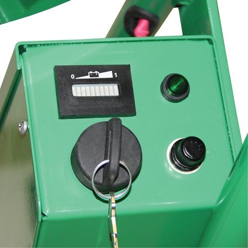 Diable pour baril motoris&eacute; avec roues pneumatiques M & M Nord Ouest Inc