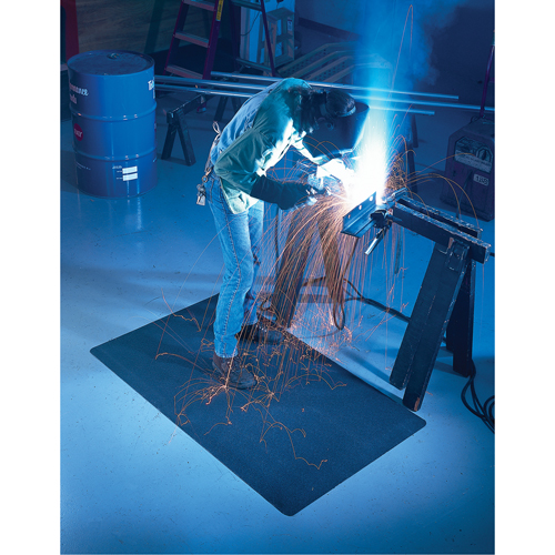 Tapis WeldSafe No 447, Caoutchouc, 75' lo, 4' la x 9/16" &eacute;pais, Noir M & M Nord Ouest Inc