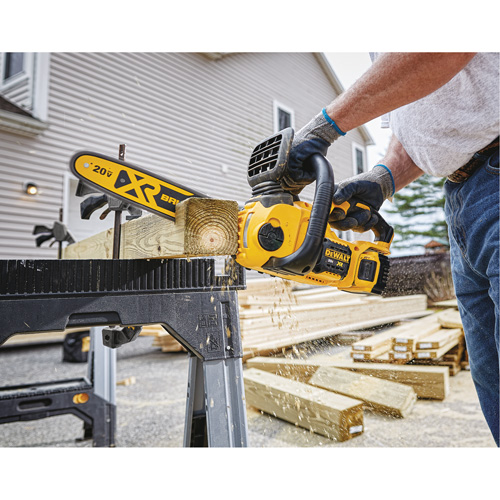MAX* Cordless Chainsaw Kit, 12", Battery Powered, 20 V M & M Nord Ouest Inc