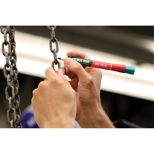 Markal&reg; Dura-Ink&reg; Dual Colour Permanent Ink Marker, Green/Red, Bullet Tip M & M Nord Ouest Inc