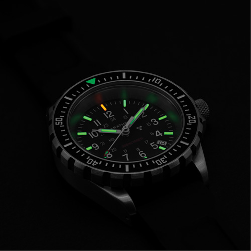 Grande montre automatique de plong&eacute;e, Num&eacute;rique, &agrave; piles, 41 mm, Noir M & M Nord Ouest Inc