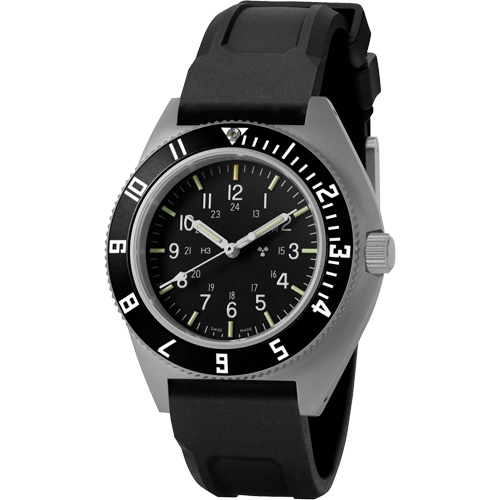 Montre Steel Navigator sur ensemble bracelet en caoutchouc noir de trois morceaux, Num&eacute;rique, &agrave; piles, 41 mm, Noir M & M Nord Ouest Inc
