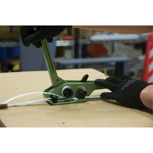 Polypropylene & Polyester Strapping Tensioner M & M Nord Ouest Inc