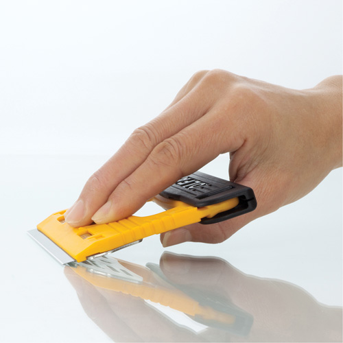 Racloir pour le verre M & M Nord Ouest Inc