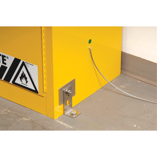 Seismic Bracket for Sure-Grip&reg; Ex Flammable Storage Cabinet M & M Nord Ouest Inc