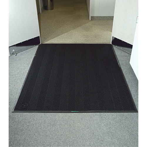 Tapis Waterhog Eco Elite, Essuie-pieds/grattoir, 6' x 20' x 3/8", Fum&eacute;e noire M & M Nord Ouest Inc