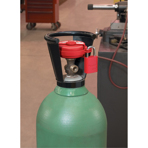 Pressurized Valve Lockout, Gas Cylinder Type M & M Nord Ouest Inc