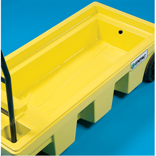 Chariots Poly-Spillcart, 66,5" lo x 29" la x 43,9" h, Cap. de d&eacute;versement 57 gal. US M & M Nord Ouest Inc