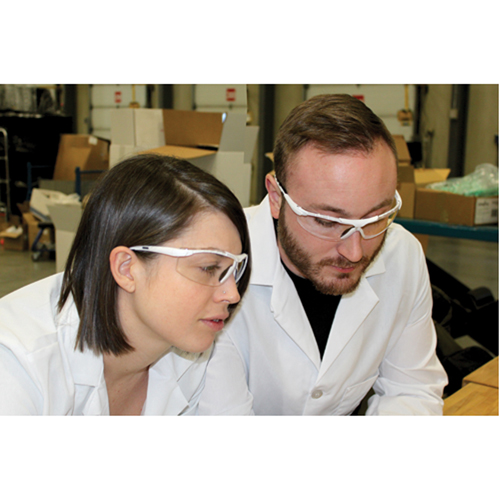 Lunettes de s&eacute;curit&eacute; s&eacute;rie Z1500, Lentille Transparent, Anti-&eacute;gratignures, R&eacute;pond ou surpasse la norme CSA Z94.3 M & M Nord Ouest Inc