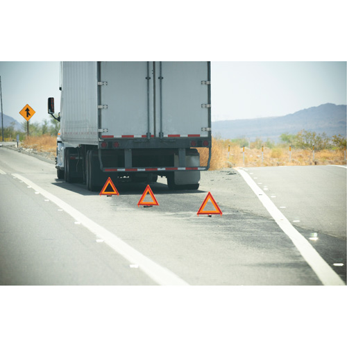 Ensemble de r&eacute;flecteurs triangulaires M & M Nord Ouest Inc