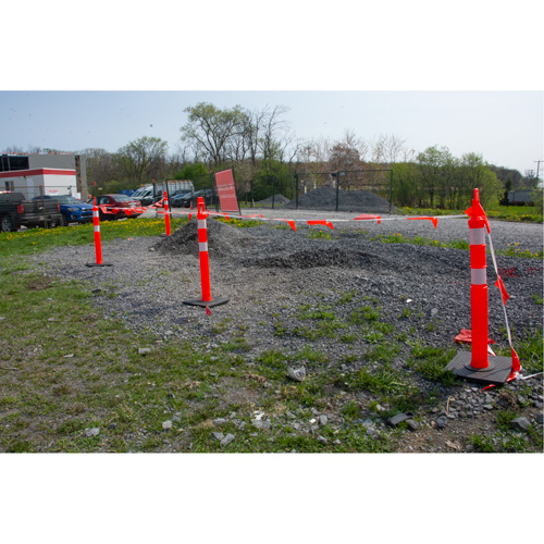 Poteau d&eacute;lin&eacute;ateur de qualit&eacute; sup&eacute;rieure, 42" h, Orange M & M Nord Ouest Inc