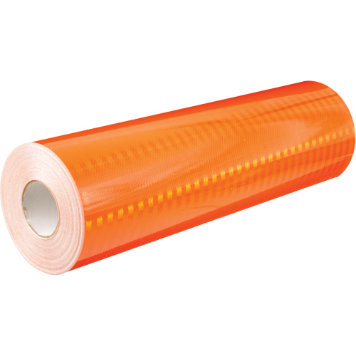 Feuille de rev&ecirc;tement de barricade prismatique de qualit&eacute; &agrave; haute intensit&eacute;, 2" la x 150' lo, 19 mils, Orange M & M Nord Ouest Inc