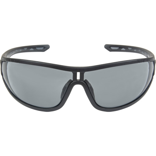 Lunettes de s&eacute;curit&eacute; de s&eacute;rie Z3000, Lentille Grise/fum&eacute;e, Antibu&eacute;e/Anti-&eacute;gratignures, ANSI Z87+/R&eacute;pond ou surpasse la norme CSA Z94.3 M & M Nord Ouest Inc