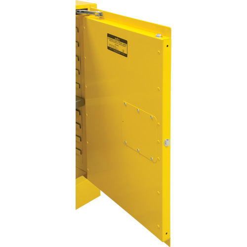 Armoire pour produits inflammables, 12 gal., 1 Porte(s), 23" La x 35" h x 18" p M & M Nord Ouest Inc