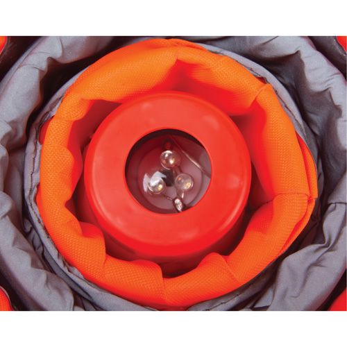 C&ocirc;ne de signalisation repliable, 18" h, Orange M & M Nord Ouest Inc
