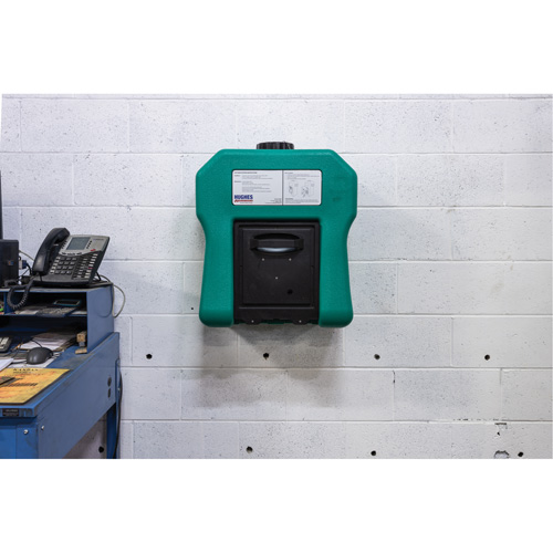 Poste de douche oculaire portable autonome, Aliment&eacute; par gravit&eacute;, Capacit&eacute; 16 gal., Conformit&eacute; ANSI Z358.1 M & M Nord Ouest Inc