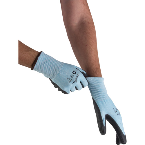 Gants &eacute;lastiques &eacute;cologiques r&eacute;sistants &agrave; la coupe, Taille 7, Calibre 13, Rev&ecirc;tement Polyur&eacute;thane, Enveloppe en PEHP/rPET, ASTM ANSI niveau A3 M & M Nord Ouest Inc