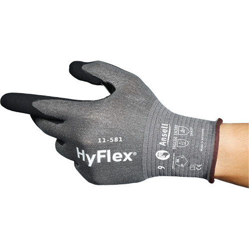 Gants industriels ultral&eacute;gers 11-581 HyFlex, Taille 6, Calibre 21, Rev&ecirc;tement Nitrile, Enveloppe en Nylon/PEHP/Tungst&egrave;ne/Spandex, ASTM ANSI niveau A6 M & M Nord Ouest Inc