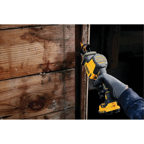 Scie alternative sans fil Max* (outil seulement), 12 V, Lithium-ion Bloc-pile, 0-2800 coups/min M & M Nord Ouest Inc