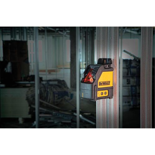 Niveaux laser &agrave; nivellement automatique (horizontal & vertical) M & M Nord Ouest Inc