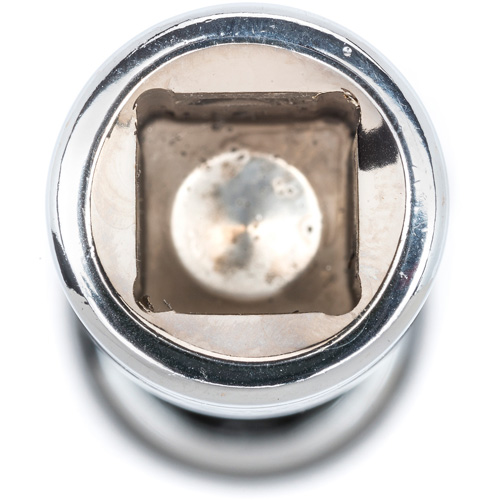 Douille magn&eacute;tique pivotante &agrave; six pans pour bougie d'allumage  M & M Nord Ouest Inc