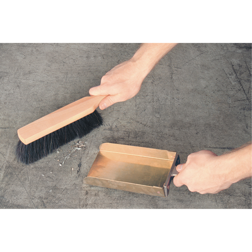 Dust Pan, Metal M & M Nord Ouest Inc