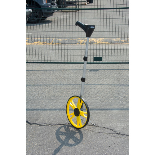 Digital Distance Measuring Wheel, 12.5"/31.8 cm, 99999.9 m Range, Feet/Metres M & M Nord Ouest Inc