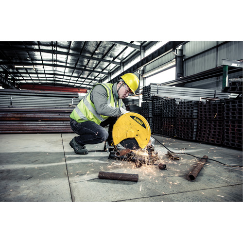 Scie &agrave; tronçonner, 14", 4000 tr/min &agrave; vide, 120 V, 15 A M & M Nord Ouest Inc