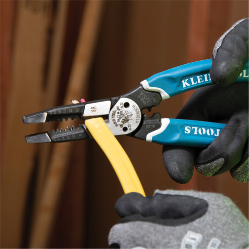 Outil polyvalent Klein-Kurve pour d&eacute;nuder, couper et sertir les fils, 8-1/4" lo, 8 - 20 AWG M & M Nord Ouest Inc