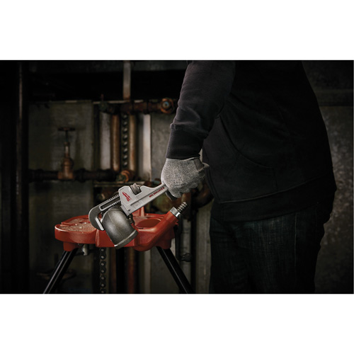 Cl&eacute; &agrave; tuyau, Cap des m&acirc;choires 1-1/2", Longueur 10", Prise Ergonomique M & M Nord Ouest Inc