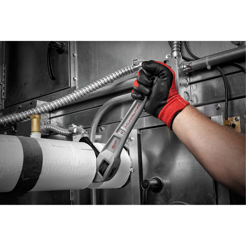 Cl&eacute; &agrave; tuyau coud&eacute;e en aluminium, Cap des m&acirc;choires 2", Longueur 14", Fini Rev&ecirc;tement en poudre, Prise Ergonomique M & M Nord Ouest Inc